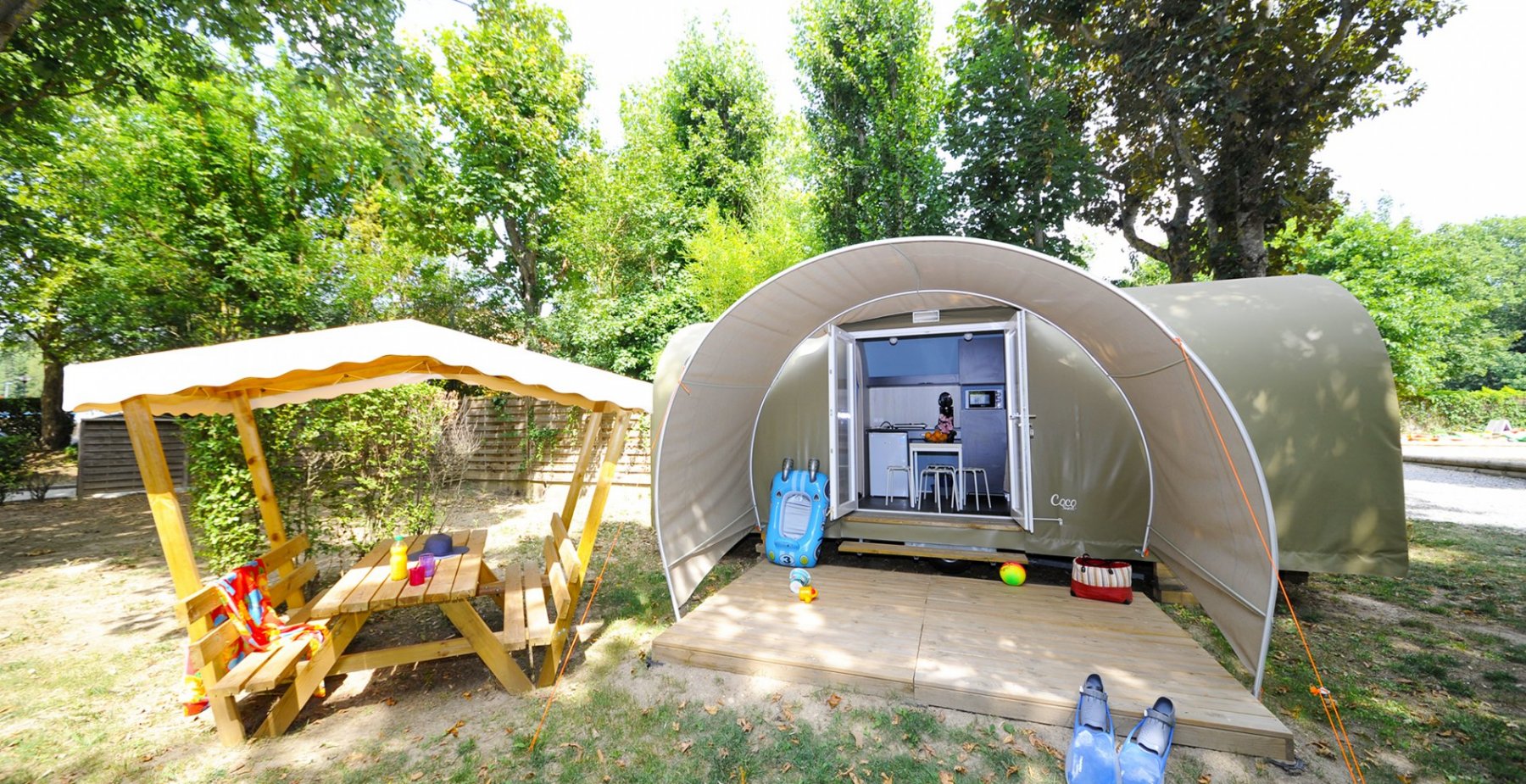 Coco Sweet rental at the Viaduc campsite in Aveyron
